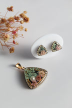 Triangle Shaped Inlaid himalayan daisy (pink) and Queen Anne’s Lace (teal) Dry flowers Pendant Set