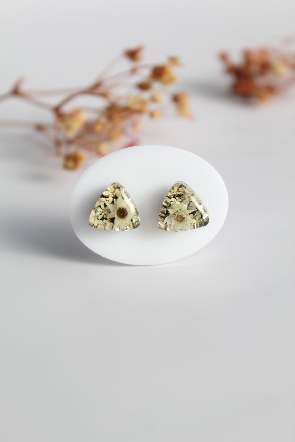Triangle Shaped Inlaid himalayan daisy (white) and Queen Anne’s Lace (white) Dry flowers Pendant Set