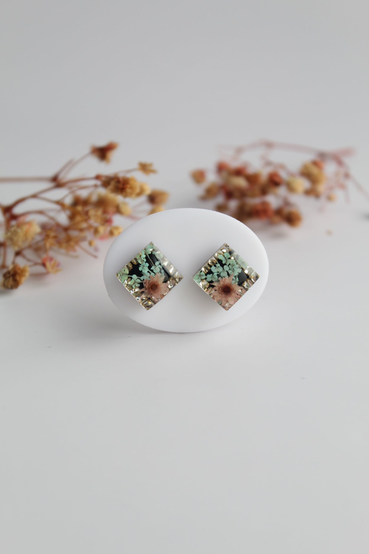Square Shaped Inlaid Himalayan daisy(Pink) and Queen Anne’s Lace(Teal) Dry flowers Pendant Set
