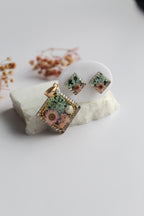 Square Shaped Inlaid Himalayan daisy(Pink) and Queen Anne’s Lace(Teal) Dry flowers Pendant Set