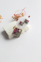 Square Shaped Inlaid Himalayan daisy(Gray) and Queen Anne’s Lace(Dark Pink) Dry flowers Pendant Set