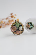 Round Shaped Inlaid himalayan daisy (pink) and Queen Anne’s Lace (teal) Dry flowers Pendant Set