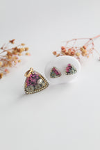 Triangle Shaped Inlaid himalayan daisy (gray) and Queen Anne’s Lace (dark pink) Dry flowers Pendant Set