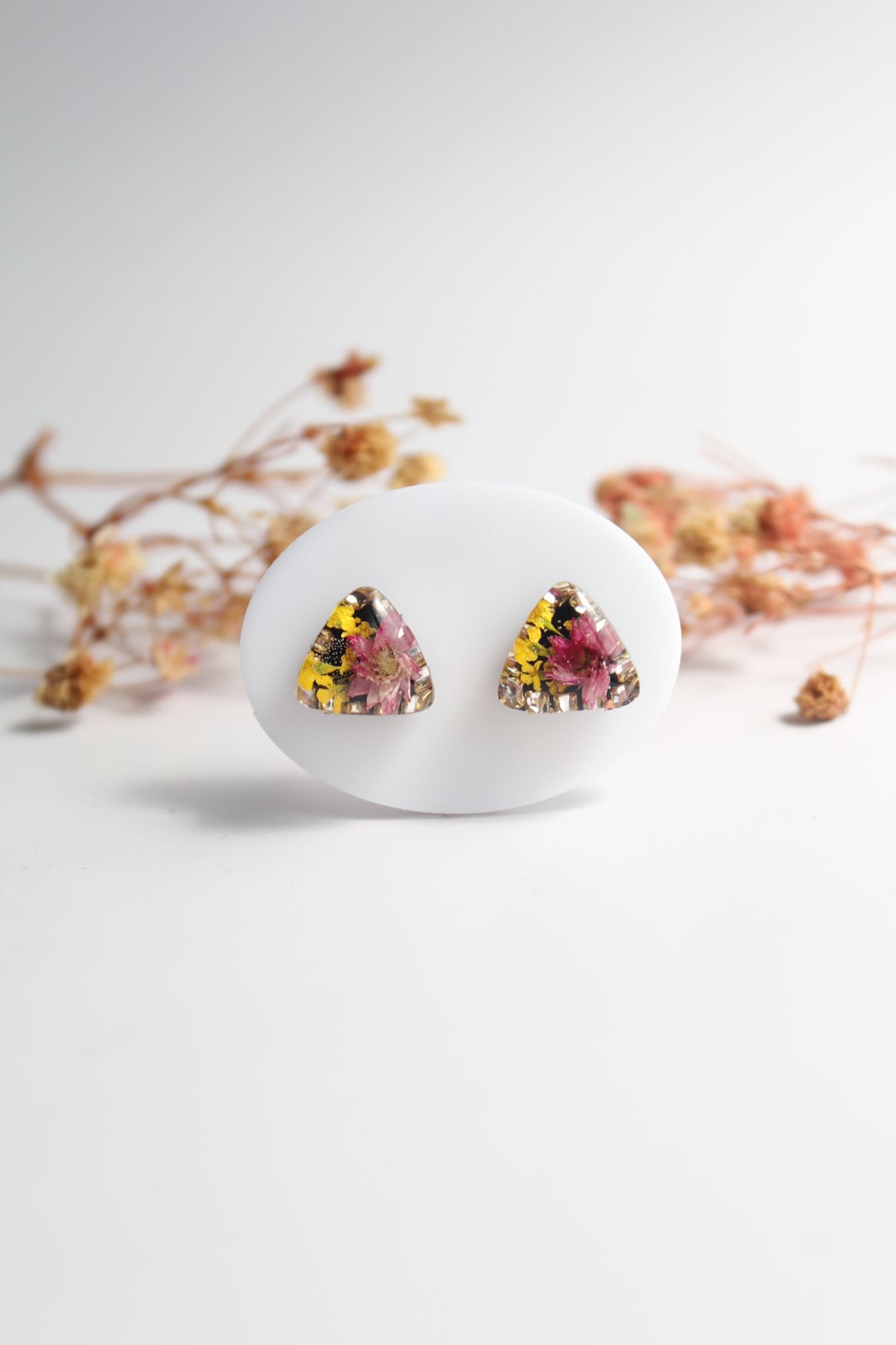 Triangle Shaped Inlaid himalayan daisy (mauve) and Queen Anne’s Lace (yellow) Dry flowers Pendant Set