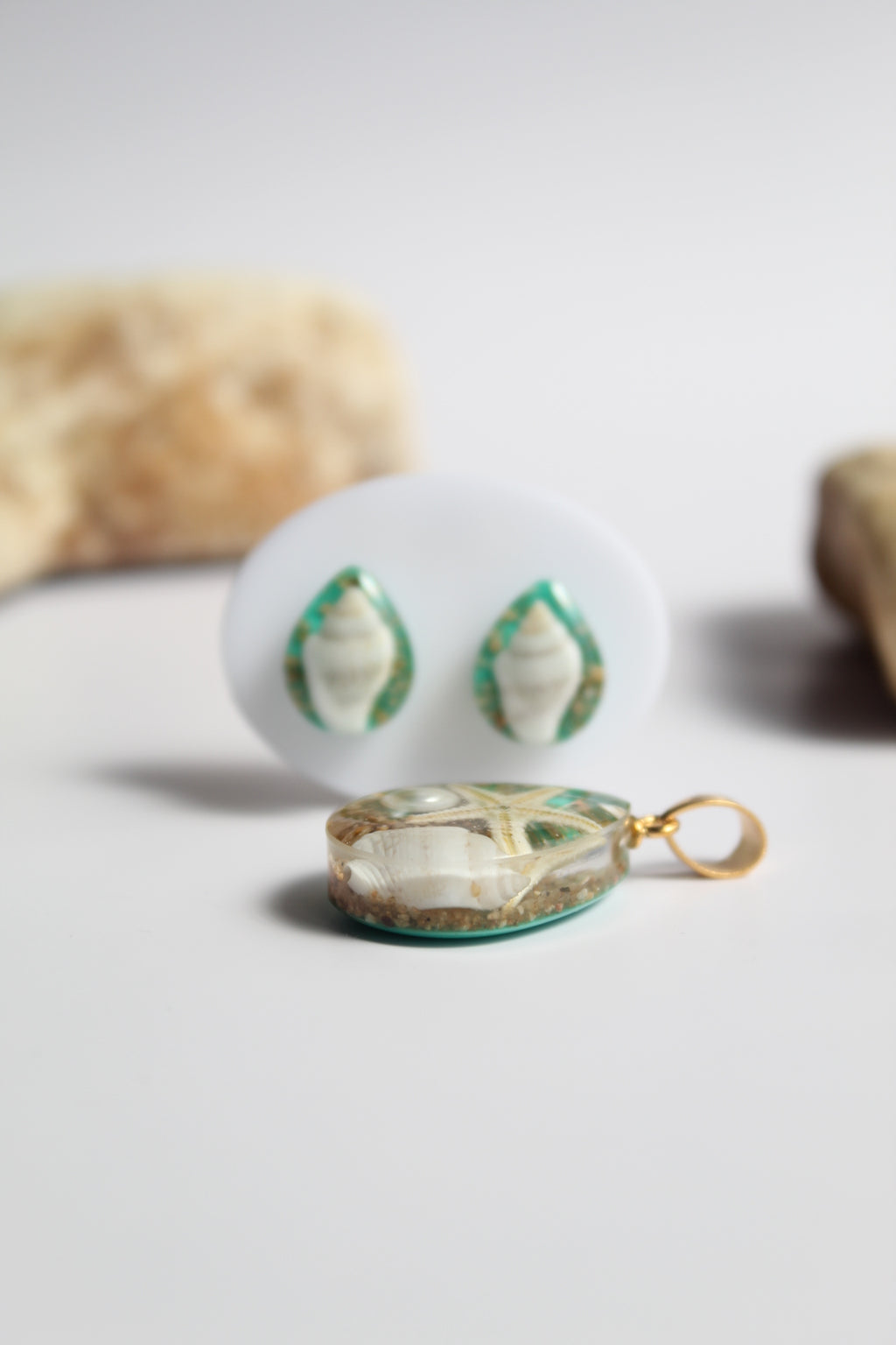 Drop Shaped Inlaid starfish and seashell Pendant Set (Aqua Green Base)