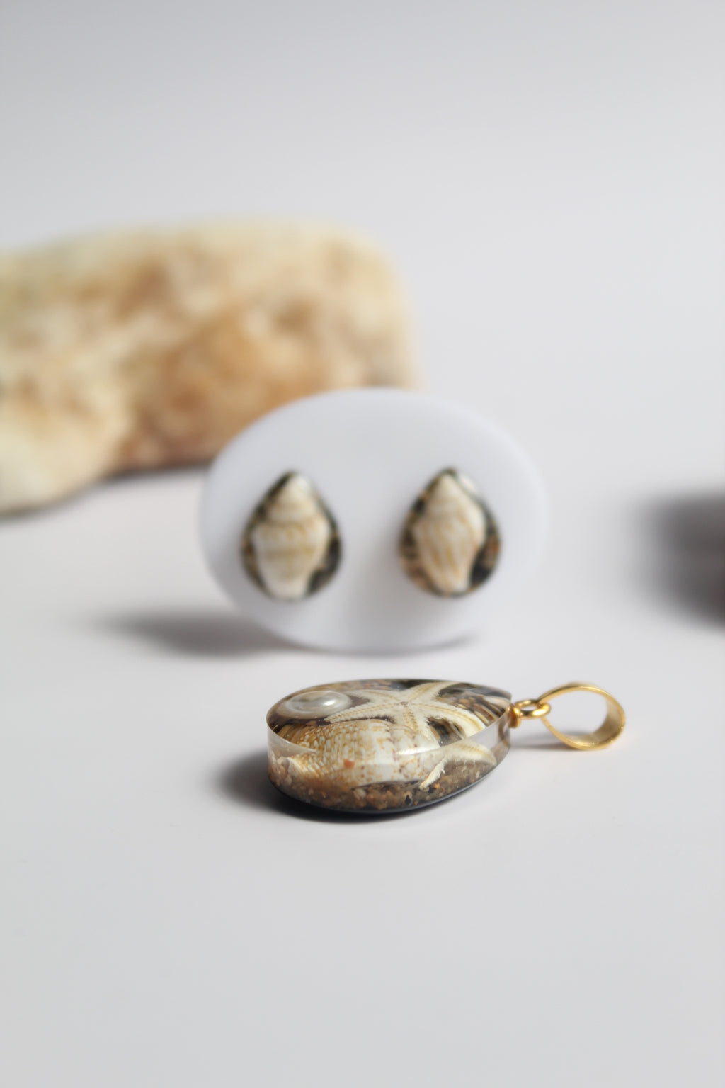 Drop Shaped Inlaid starfish and seashell Pendant Set (Black Base)