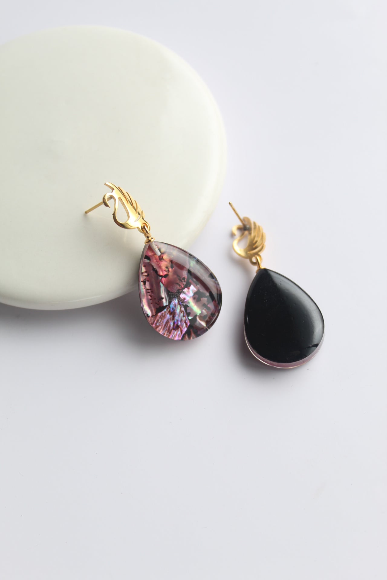 Water Drop Shaped Inlaid Abalone Shell (Reddish) Earring