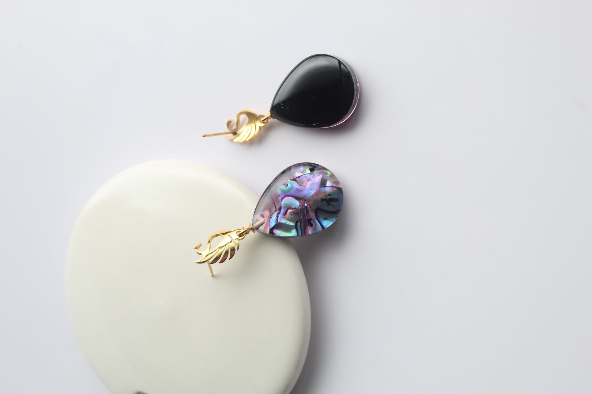 Water Drop Shaped Inlaid Abalone Shell (Purplish Pink and Mottled Green) Earring
