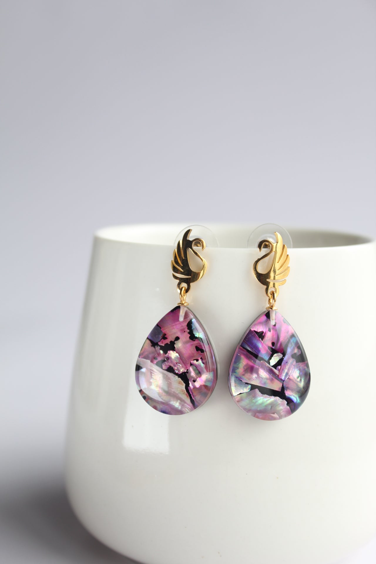 Water Drop Shaped Inlaid Abalone Shell (Pink) Earring