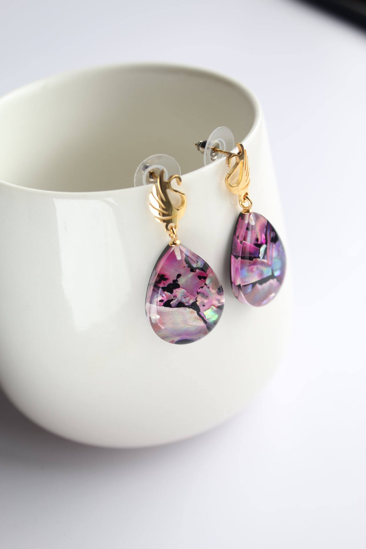 Water Drop Shaped Inlaid Abalone Shell (Pink) Earring