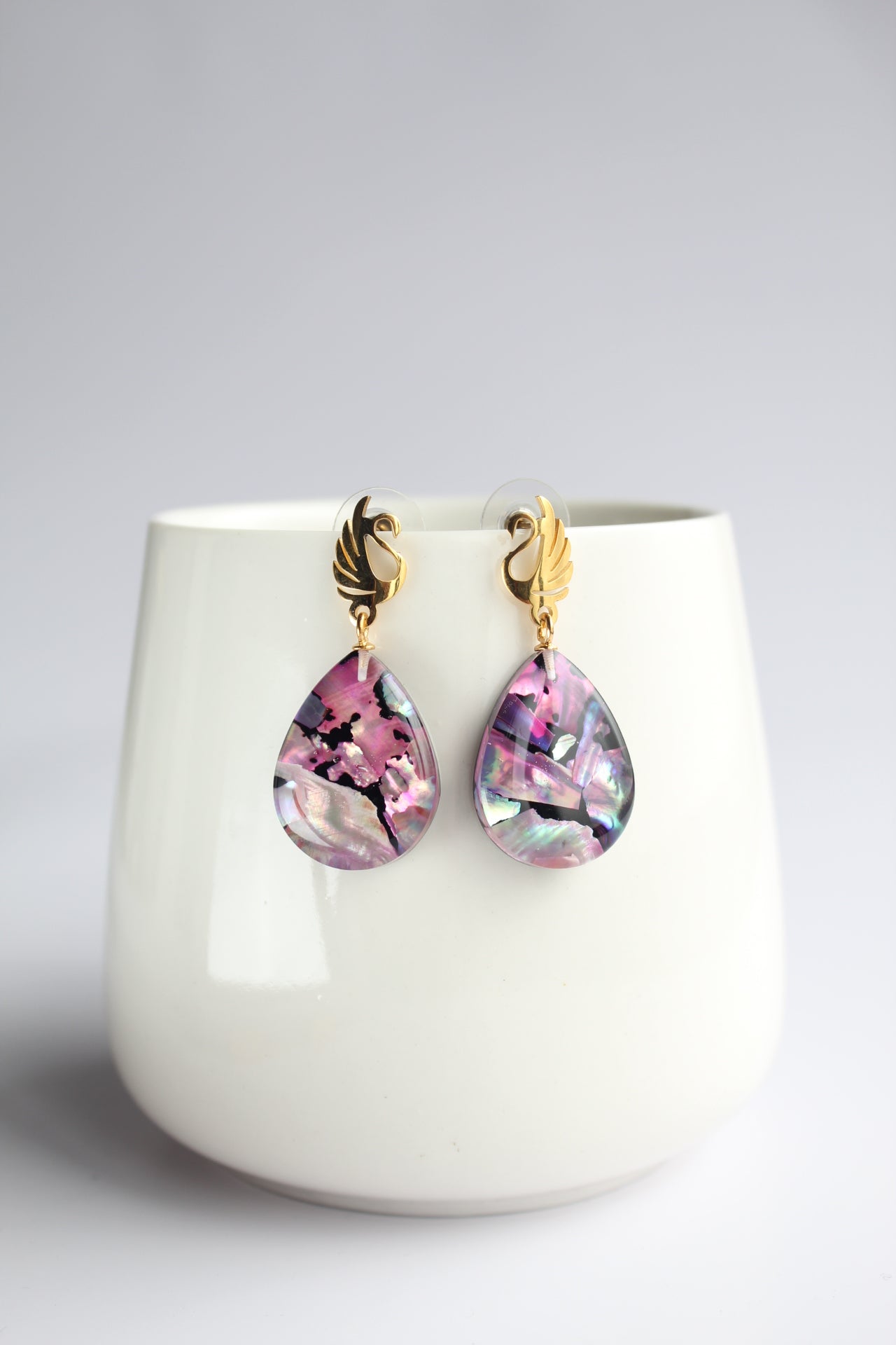 Water Drop Shaped Inlaid Abalone Shell (Pink) Earring