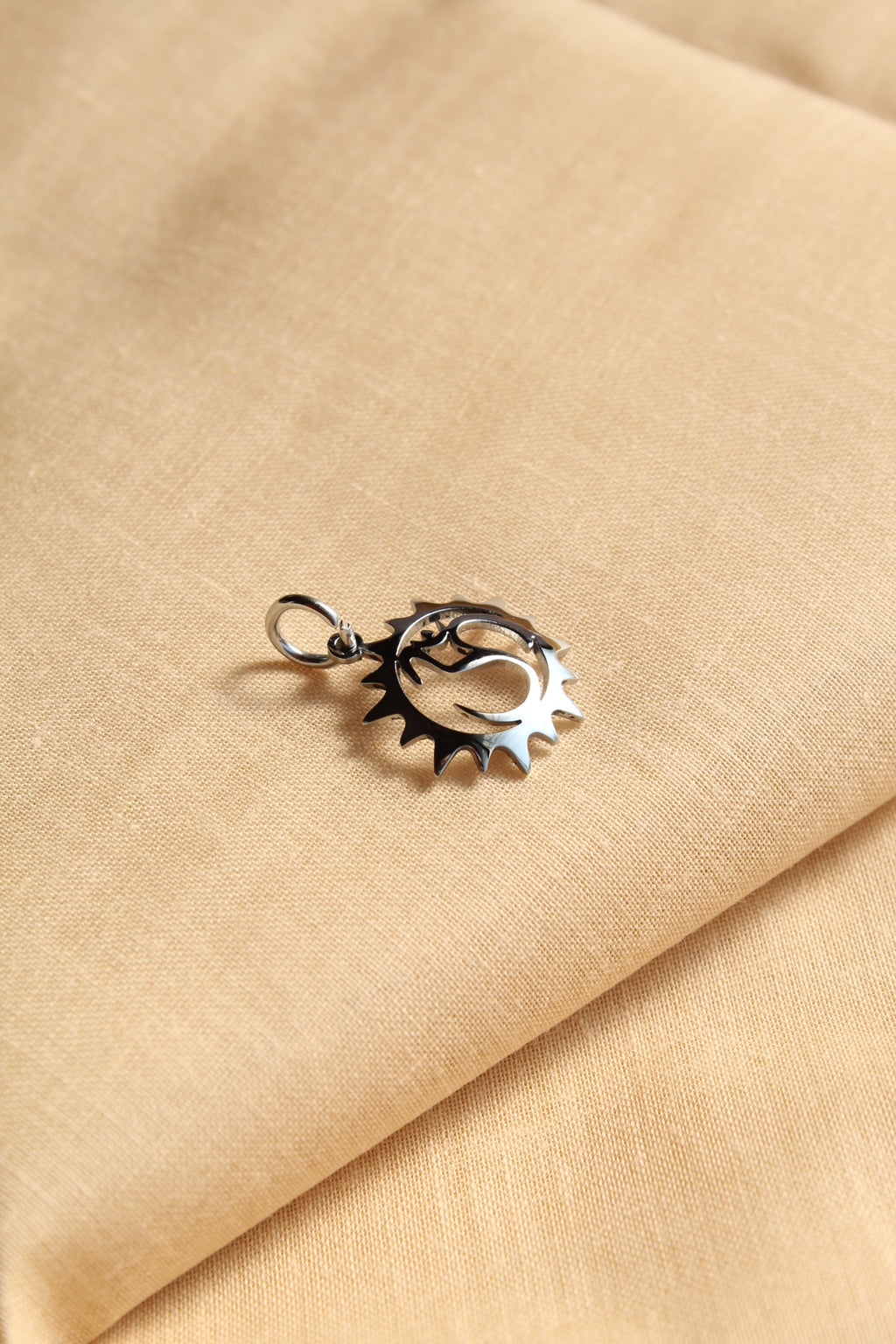 Divya Omchakra Pendant